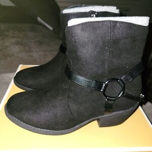 BNIB Michael Kors girls boots sz 4 blk